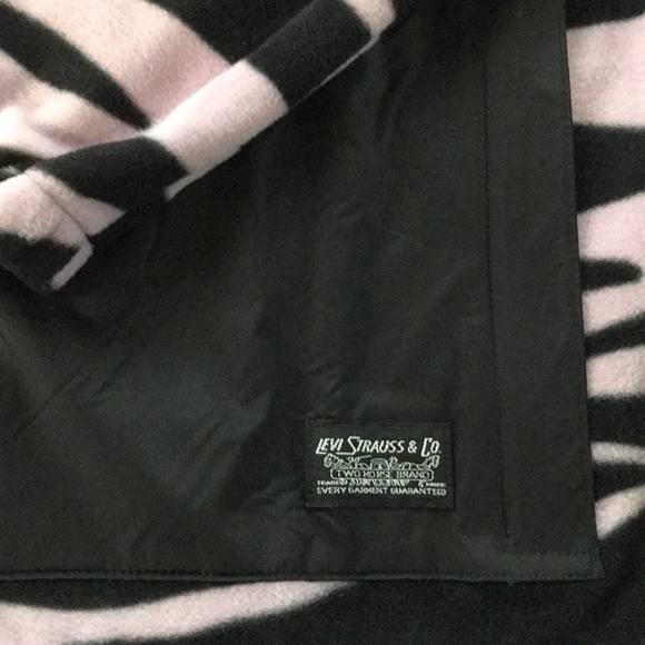 Levi's Skateboarding Mock Neck Zip Fleece Zebra Animal Print Lavendar Size M NWT - Picture 6 of 13